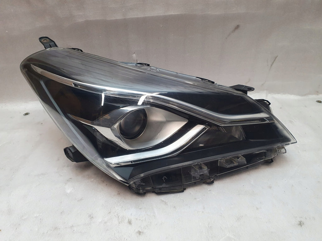 Frontscheinwerfer Toyota Yaris LED Rechts Scheinwerfer Headlight