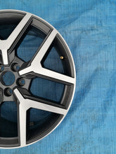 Laden Sie das Bild in den Galerie-Viewer, 1x Alufelge 18 Zoll 7.0" 5x100 47ET Glanz Graphit 6F9601025B Seat Ibiza I V FEL4031790605on