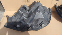 Laden Sie das Bild in den Galerie-Viewer, Frontscheinwerfer VW Transporter Ein Satz Scheinwerfer Headlight SCH8910586277vj