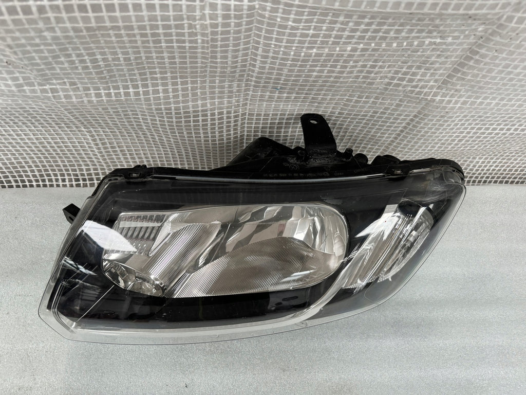 Frontscheinwerfer Dacia Sandero 260605312R Links Scheinwerfer Headlight