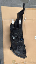 Load image into Gallery viewer, Frontscheinwerfer Kia Stonic Rechts Scheinwerfer Headlight