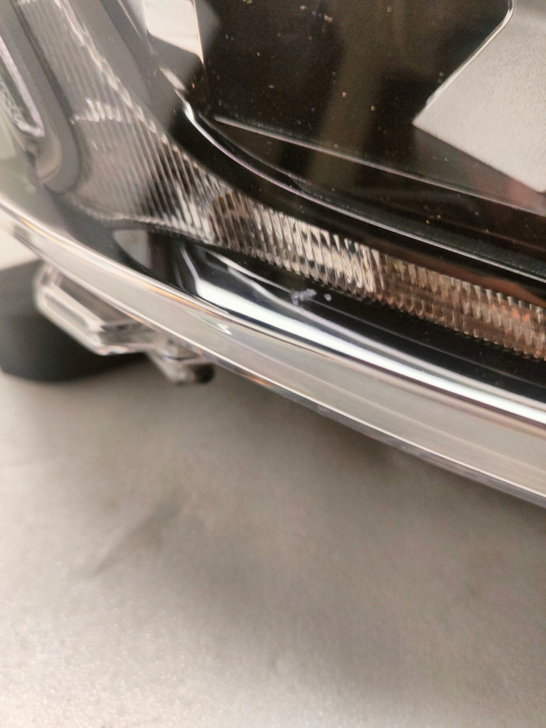 Frontscheinwerfer Mitsubishi Outlander III ECM921-21E20 LED Rechts oder Links