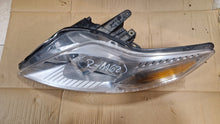 Laden Sie das Bild in den Galerie-Viewer, Frontscheinwerfer Ford Mondeo 7S71-13D155-AN Xenon Links Scheinwerfer Headlight SCH1232560259ic