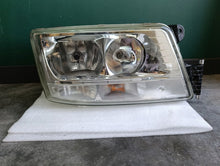 Laden Sie das Bild in den Galerie-Viewer, Frontscheinwerfer Man 8125101-6744 Rechts Scheinwerfer Headlight SCH6800441812cq