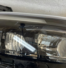 Laden Sie das Bild in den Galerie-Viewer, Frontscheinwerfer Renault Master I 260107323R Rechts Scheinwerfer Headlight SCH4531222347ds