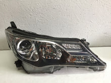 Laden Sie das Bild in den Galerie-Viewer, Frontscheinwerfer Toyota 89210-ODXW3 LED Ein Stück (Rechts oder Links) Headlight