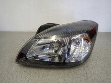 Load image into Gallery viewer, Frontscheinwerfer Kia Rio II Links Scheinwerfer Headlight SCH5605317179li