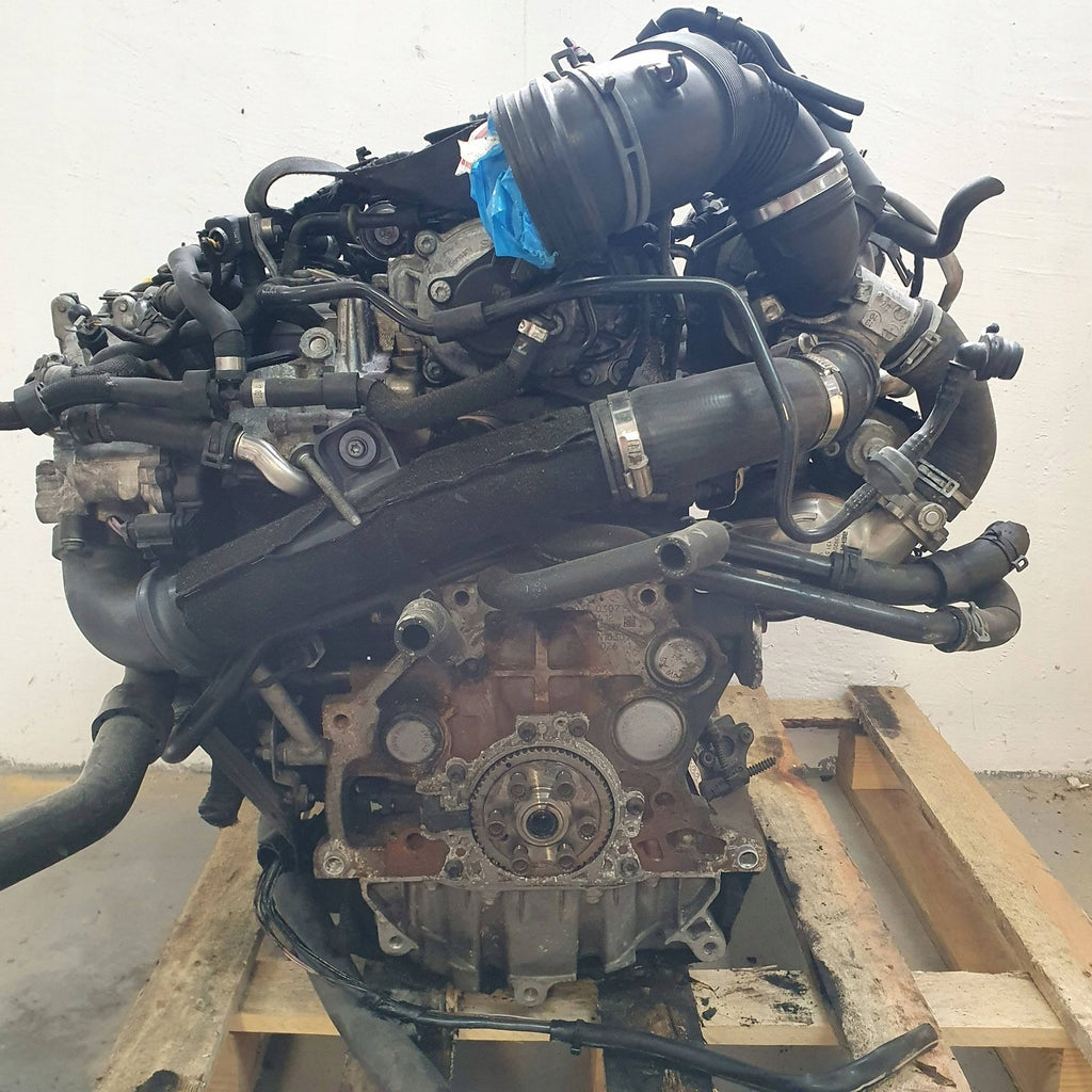 Motor VW Passat B8 CRLB 2.0 TDI 150PS 110kW Diesel Engine Komplett