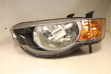 Laden Sie das Bild in den Galerie-Viewer, Frontscheinwerfer Mitsubishi Colt VI I 214-1194L Ein Stück (Rechts oder Links)
