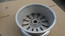 Load image into Gallery viewer, 1x Alufelge 17 Zoll 4E0601025AG Audi A8 Rim Wheel