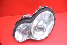 Laden Sie das Bild in den Galerie-Viewer, Frontscheinwerfer Mercedes-Benz W203 A2038203761 Xenon Links Headlight SCH4088566282ux