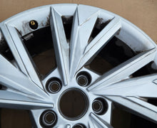 Load image into Gallery viewer, 1x Alufelge 17 Zoll 8.0" 5x112 46ET Glanz Silber 8Y0601025D Audi A3 Rim Wheel FEL2561361556ew