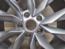 Laden Sie das Bild in den Galerie-Viewer, 1x Alufelge 19 Zoll 8.0" 5x112 45ET Glanz Silber 5LA601025 Skoda Enyaq Iv FEL5176321931cz