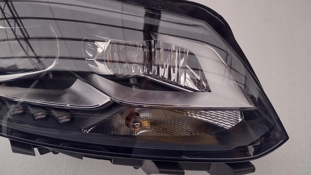 Frontscheinwerfer VW Touran 1T1941752G LED Rechts Scheinwerfer Headlight SCH9327246688qb