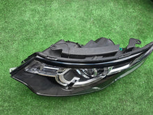 Laden Sie das Bild in den Galerie-Viewer, Frontscheinwerfer Land Rover Sport Discovery FK72-13W030-DG Xenon Links SCH9659773980eo