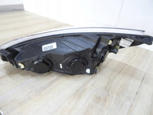 Laden Sie das Bild in den Galerie-Viewer, Frontscheinwerfer Ford Focus JX7B-13W029-AE Rechts Scheinwerfer Headlight