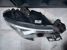 Laden Sie das Bild in den Galerie-Viewer, Frontscheinwerfer Seat Ateca 576941773A 576941774A Full LED Rechts oder Links