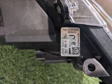 Laden Sie das Bild in den Galerie-Viewer, Frontscheinwerfer Toyota Corolla 81150-02S60 Links Scheinwerfer Headlight SCH1710172657qc