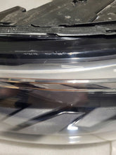 Laden Sie das Bild in den Galerie-Viewer, Frontscheinwerfer Audi A1 82A941033D LED Links Scheinwerfer Headlight SCH1467663493fx