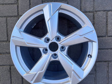 Laden Sie das Bild in den Galerie-Viewer, 1x Alufelge 18 Zoll 8.0" 5x112 39ET Glanz Schwarz 4K0601025D Audi Rim Wheel FEL8586988590po