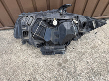 Laden Sie das Bild in den Galerie-Viewer, Frontscheinwerfer BMW 1 E87 7180832-03 Xenon Rechts Scheinwerfer Headlight SCH8770793492rr