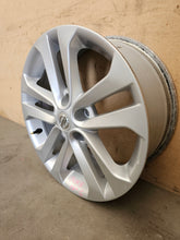 Load image into Gallery viewer, 1x Alufelge 17 Zoll 7.0&quot; 5x114.3 Nissan Juke F15 Rim Wheel