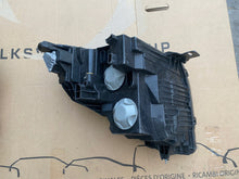 Laden Sie das Bild in den Galerie-Viewer, Frontscheinwerfer Ford Courier R2X6-13E015-AE Links Scheinwerfer Headlight SCH5330217743kw