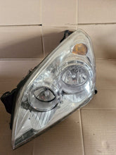Laden Sie das Bild in den Galerie-Viewer, Frontscheinwerfer Opel Astra H 1EG270370-41 Links Scheinwerfer Headlight SCH3136490378cv