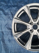 Laden Sie das Bild in den Galerie-Viewer, 1x Alufelge 18 Zoll 7.0&quot; 4x108 47ET Glanz Silber H1BC-1007-E1A Ford Fiesta