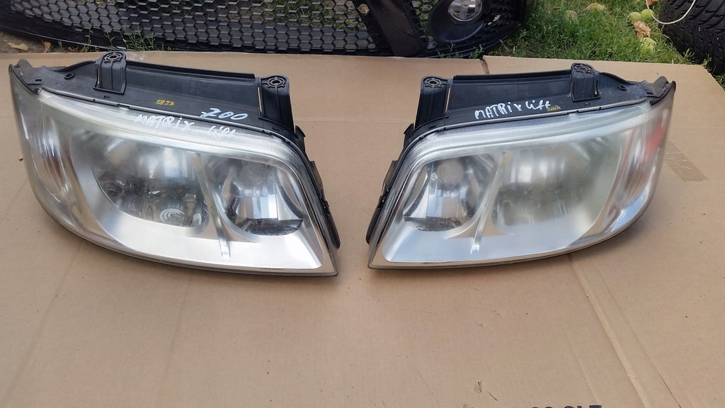 Frontscheinwerfer Hyundai Matrix 92102-17630 Halogen Rechts Headlight