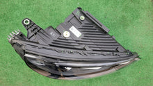 Laden Sie das Bild in den Galerie-Viewer, Frontscheinwerfer Mercedes-Benz Eqe A2949062601 Rechts Scheinwerfer Headlight SCH8240891588zk
