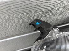Laden Sie das Bild in den Galerie-Viewer, Frontscheinwerfer Toyota Yaris Links Scheinwerfer Headlight SCH2059269561ks