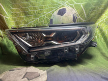 Laden Sie das Bild in den Galerie-Viewer, Frontscheinwerfer Toyota Rav 4 LED Links Scheinwerfer Headlight SCH2211563508vi