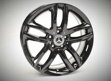Laden Sie das Bild in den Galerie-Viewer, 4x Alufelge 18 Zoll 7.0&quot; 5x112 46ET Glanz Schwarz A1564010100 Mercedes-Benz X156