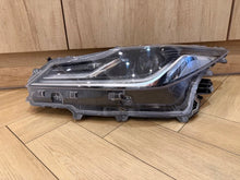 Laden Sie das Bild in den Galerie-Viewer, Frontscheinwerfer Toyota Corolla 81150-02T51 Links Scheinwerfer Headlight SCH4864254475sw