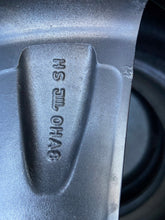 Load image into Gallery viewer, 1x Alufelge 18 Zoll 8.5" 5x120 35ET Glanz Schwarz 12035726BG BMW 120 Rim Wheel FEL4524501180pw