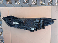 Laden Sie das Bild in den Galerie-Viewer, Frontscheinwerfer Hyundai Tucson 92102-D7200 LED Rechts Scheinwerfer Headlight