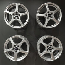 Laden Sie das Bild in den Galerie-Viewer, 4x Alufelge 17 Zoll 7.0" 5x114.3 40ET Glanz Silber 53R7705-EX Nissan Qashqai I FEL7138526777ja