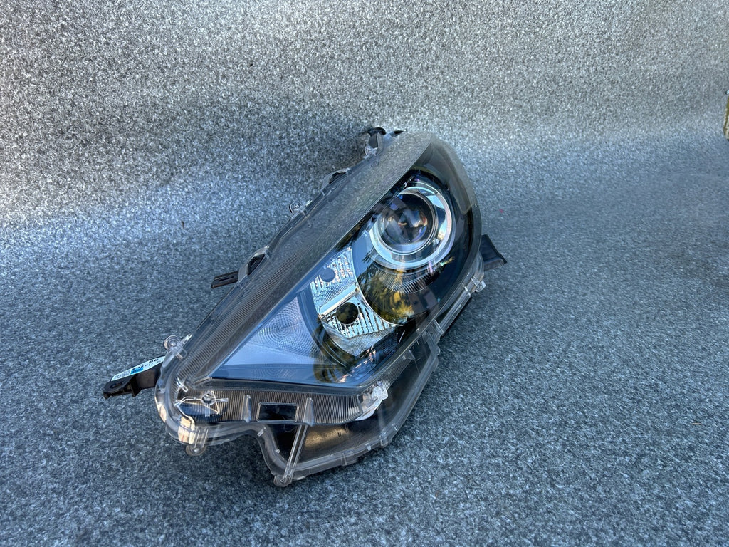 Frontscheinwerfer Toyota Yaris Links Scheinwerfer Headlight
