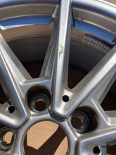 Laden Sie das Bild in den Galerie-Viewer, 1x Alufelge 17 Zoll 5x112 6896762 BMW 5 G31 G30 Rim Wheel FEL3259619452mk