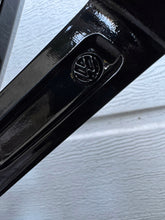 Load image into Gallery viewer, 1x Alufelge 17 Zoll 7.0" 5x112 54ET Glanz Schwarz 5K0601025AS VW Golf VI I Caddy FEL9359761092cj