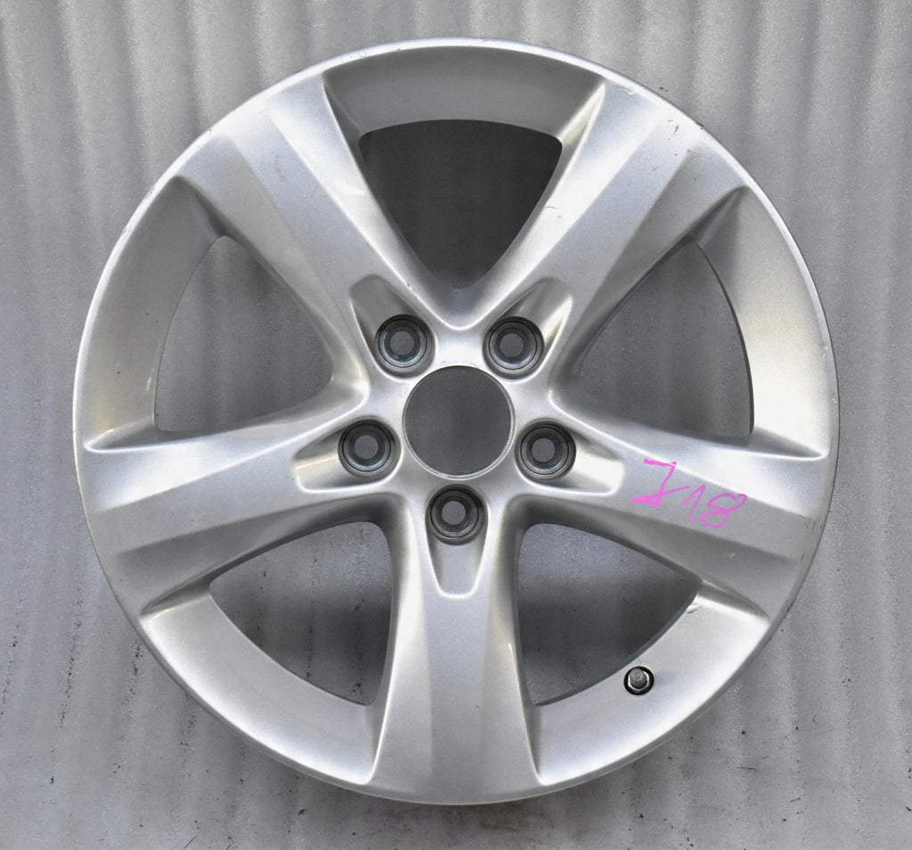 1x Alufelge 16 Zoll 6.0" 5x110 40ET Glanz Silber 13338770 Opel Corsa E D