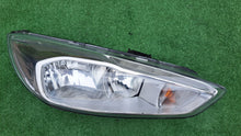 Load image into Gallery viewer, Frontscheinwerfer Ford Focus F1EB-13W029-AFA LED Rechts Scheinwerfer Headlight