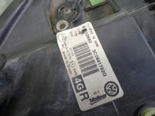 Load image into Gallery viewer, Frontscheinwerfer VW Passat 3C0941753G 3C0941752G Xenon Ein Satz Headlight SCH9088881120yp