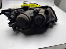 Laden Sie das Bild in den Galerie-Viewer, Frontscheinwerfer Saab 9-3 Xenon Ein Stück (Rechts oder Links) Headlight