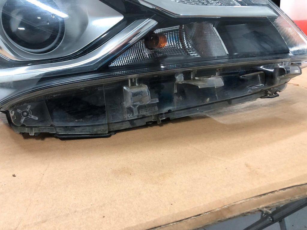 Frontscheinwerfer Toyota Yaris Rechts Scheinwerfer Headlight SCH1272653440kp