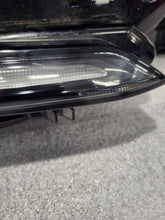 Laden Sie das Bild in den Galerie-Viewer, Frontscheinwerfer Renault Captur II 260104525R LED Rechts Scheinwerfer Headlight SCH8320837320be