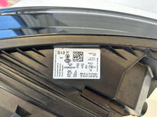 Laden Sie das Bild in den Galerie-Viewer, Frontscheinwerfer Skoda Enyaq IV 5LB941016G Rechts Scheinwerfer Headlight