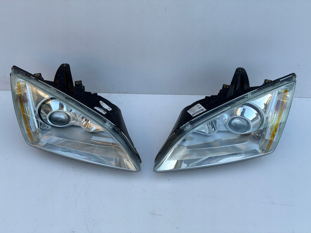 Frontscheinwerfer Ford Focus 4M51-13W030-E0 Xenon Ein Satz Headlight SCH3417839373ca