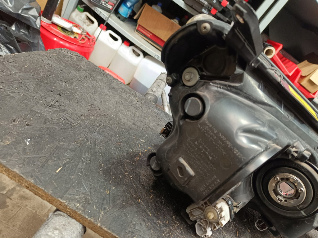 Frontscheinwerfer Toyota 81170-42540 Links Scheinwerfer Headlight SCH1374432102xn